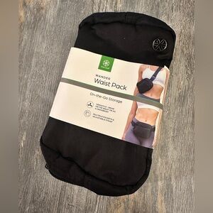 GAIAM Wander Waist Pack in Black